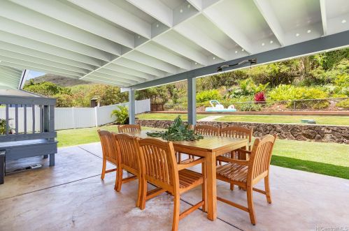 1345 Kaeleku St, Honolulu HI  96825-3003 exterior