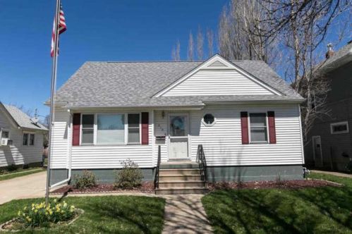 219 7th St, Monticello IA  52310-1009 exterior