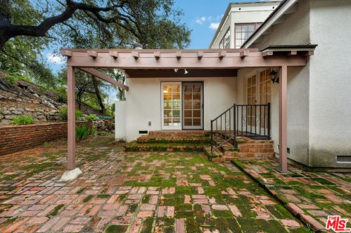 1347 San Luis Rey Dr, Glendale CA  91208-1961 exterior