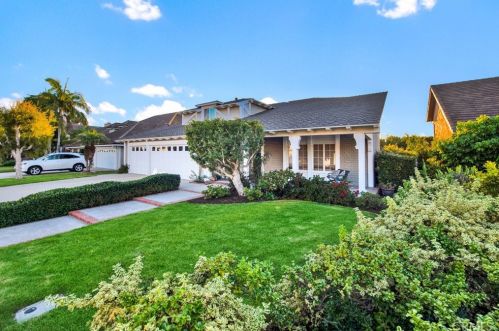 18379 Mount Waterman St, Santa Ana, CA 92708-6838