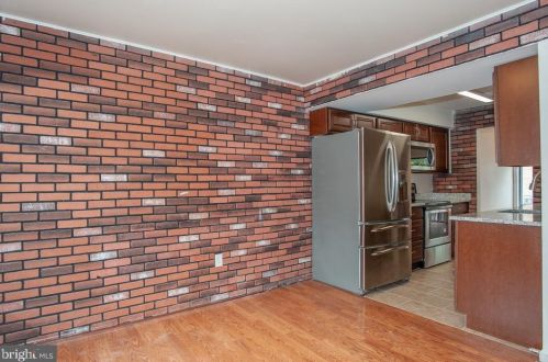 6812 Backlick Rd, Springfield VA  22150-3045 exterior