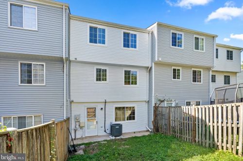 1365 Elm Grv Cir, Silver Spring MD 20905-6060 exterior