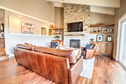 9501 Michelle Dr, Auburn, CA 95603-9771