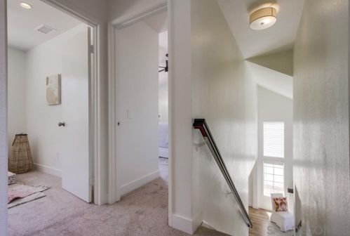 1376 Darwin Dr, Oceanside CA  92056-6618 exterior