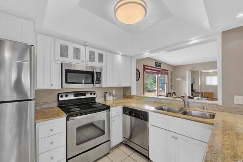 209 Rainier Cir, Vacaville, CA 95687-3311