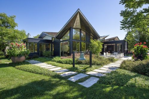 2500 Telegraph Rd, Bannockburn IL  60015-1540 exterior