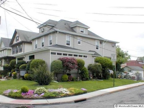 22 Hudson Ave, Tinton Falls, NJ 07701-1925