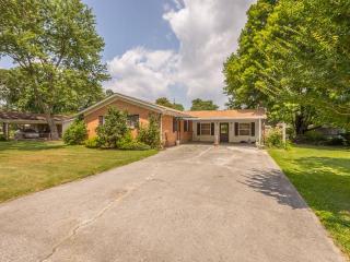 307 Dolores Dr, Hixson, TN 37343-1761