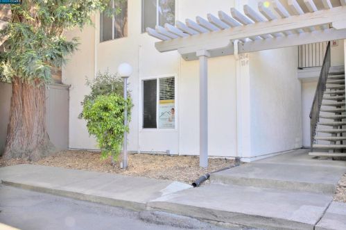 4081 Clayton Rd, Concord, CA 94521-2660
