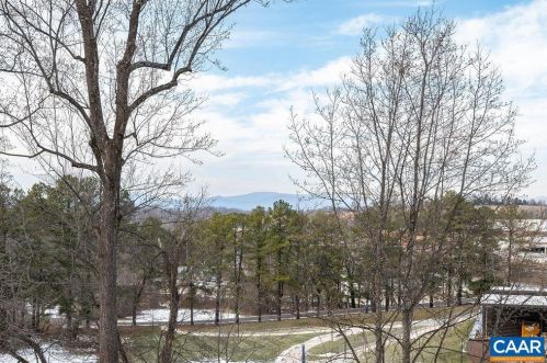 627 Boone Trl, Charlottesville, VA 22903-8903