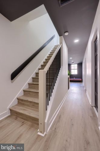 18 Walnut St, Lancaster PA  17602-4924 exterior