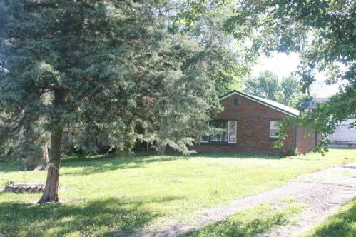 814 7th St, Cleveland, IL 61241-9517
