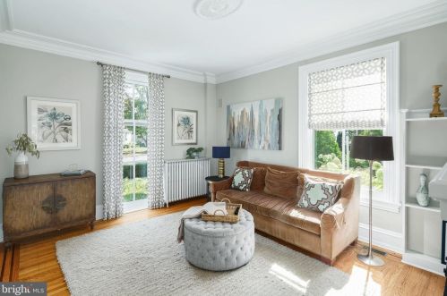 220 Washington Ave, Tavistock NJ 08033-3323 exterior