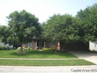809 Spruce St, Chatham IL  62629-1379 exterior
