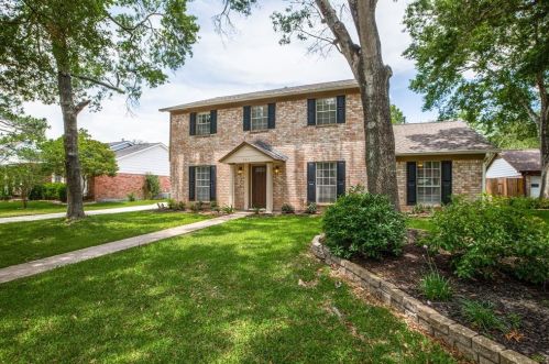 4311 Willow Hill Dr, Taylor Lake Village, TX 77586-4312