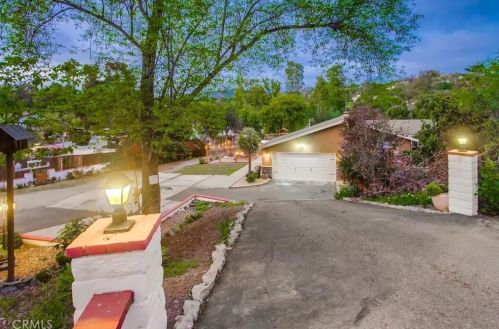 1566 La Vine Ln, Vista CA  92084-7268 exterior