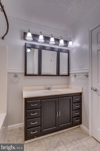 165 Gingerbread Ln, Harpers Ferry WV 25425-5591 exterior