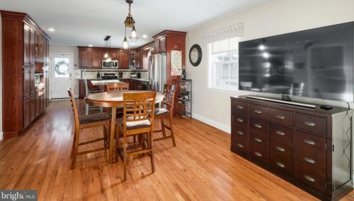 834 Edge Park Dr, Tavistock NJ 08033-1022 exterior