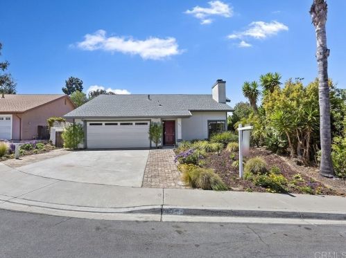 777 Marcos Vista Ln, San Marcos, CA 92078-6125