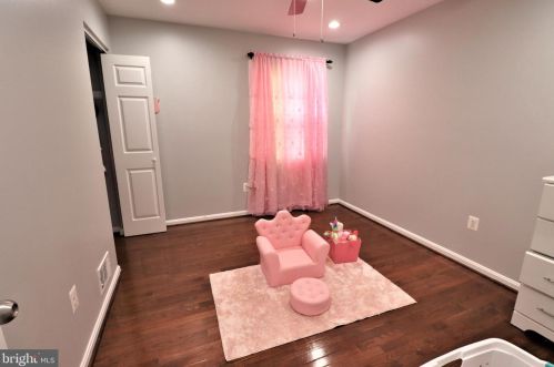 8005 Lake Pleasant Dr, Springfield VA  22153-3005 exterior