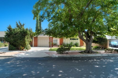 17432 Manteca St, Van Nuys, CA 91406-2451