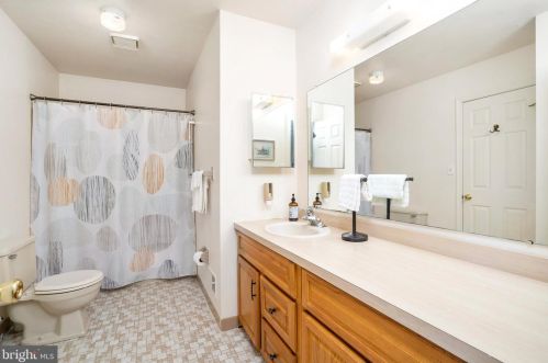 42 Topaz Ln, Trenton NJ exterior