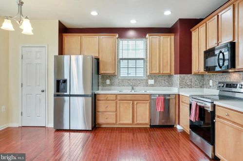 399 Lord Fairfax St, Charles Town WV  25414-2609 exterior