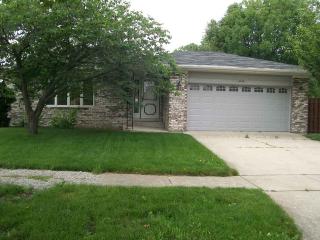 4206 Fern Ave, Lyons, IL 60534-1027