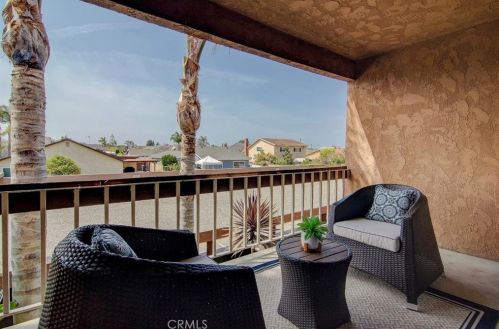 6600 Warner Ave, Huntington Beach CA  92647-5242 exterior