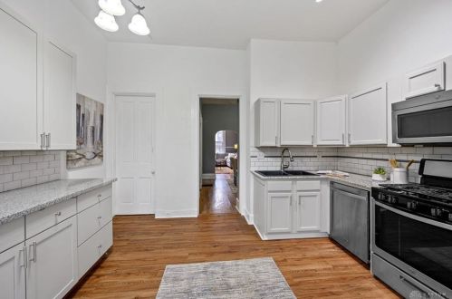 3207 Hackberry St, Cincinnati OH  45207-1820 exterior
