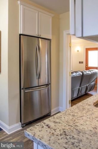19201 Cardinal Heights Rd, Triangle VA  22172-2406 exterior
