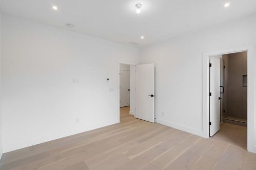 2931 Lookout Pl, Atlanta GA  30305-3217 exterior