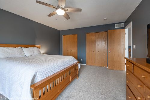 1211 Alexandria Dr, Sycamore IL  60178-9508 exterior