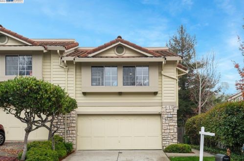 21132 Greenwood Cir, Hayward, CA 94552-5208