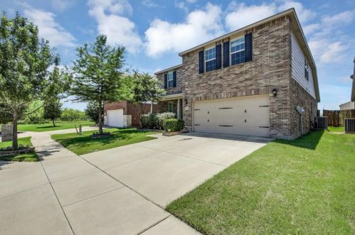 2340 Angoni Way, Fort Worth TX  76131-5126 exterior