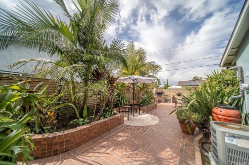 2860 Monroe Ave, Anaheim CA  92801-6034 exterior