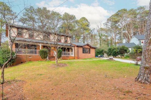 4512 Allgood Springs Dr, Stone Mountain, GA 30083-4812