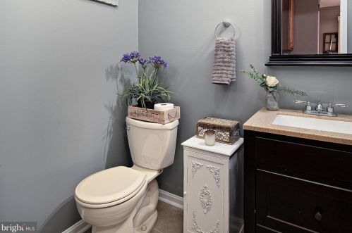 6132 Shady Side Rd, Shady Side MD exterior