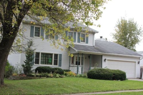 62 Galligan Rd, Gilberts, IL 60136-9012