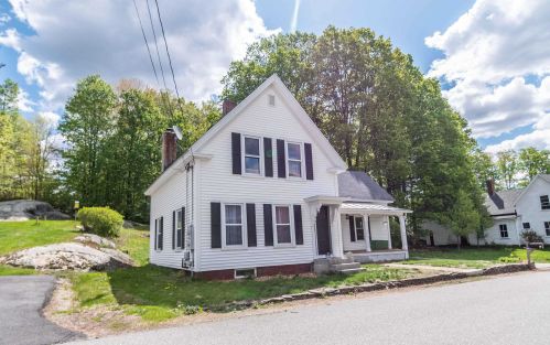 10 Summer St, Goffstown, NH 03045-1722