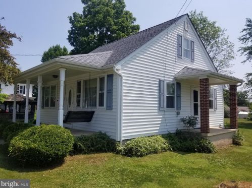 8 Blue Ridge Ave, Graceham, MD 21788-1718