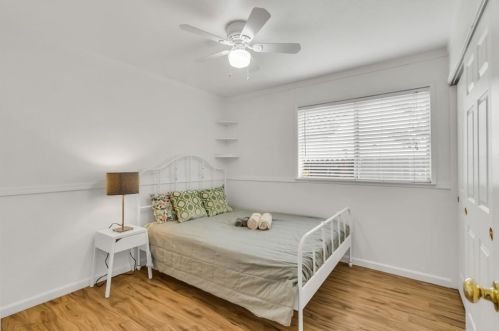8616 Diamond Crest Ct, Elk Grove CA  95624-2848 exterior