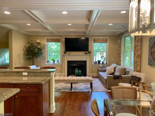 4 Park Pl, Mountain Lakes, NJ 07046-1000
