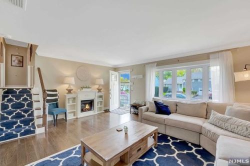 18 Eldorado Ct, Rochelle Park, NJ 07662-3206