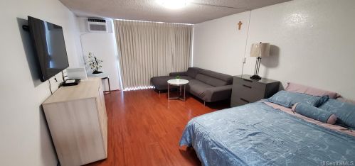 445 Seaside Ave, Honolulu HI  96815-2640 exterior