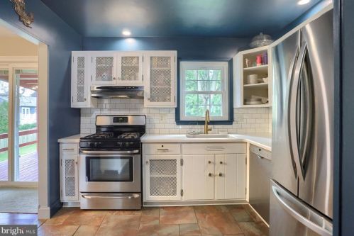 2861 Southwick Dr, Lancaster PA  17601-3547 exterior