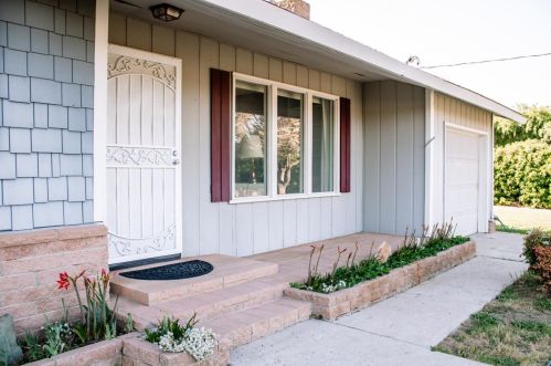 8429 Wren Rd, Valley Home, CA 95361-9427