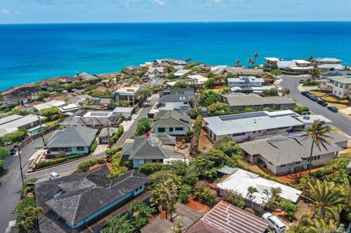 4134 Akulikuli Ter, Honolulu, HI 96816-4811
