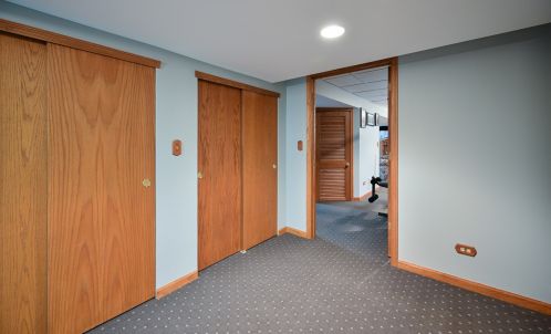 885 Chatham Dr, Carol Stream IL  60188-2979 exterior