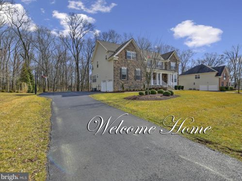 236 Leffler Cir, Florence, NJ 08518-4000